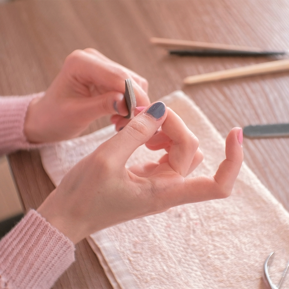 The Best Way to Remove Dip Nails at Home